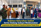 “Pastikan Berjalan Tertib, Babinsa Soklat Amankan Penyaluran Bantuan Pangan Beras”